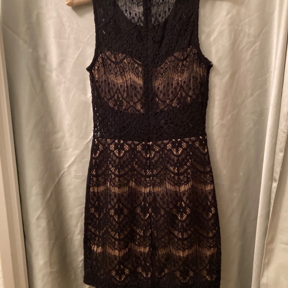 Blanc Black & Nude Lace Mini Dress Size S Fits Like XS or XXS Excellent Used Con - Picture 2 of 12
